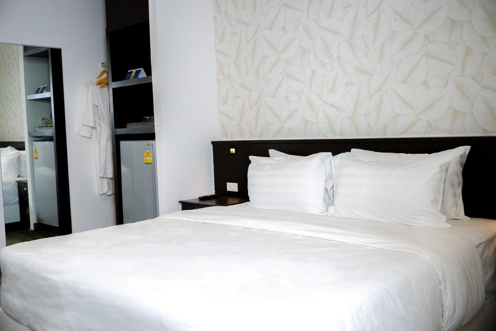 Singharaj Boutique Hotel Чиангмай Екстериор снимка